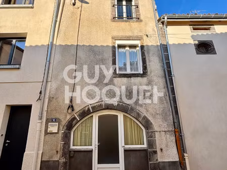 maison de bourg à rénover au coeur de la roche blanche