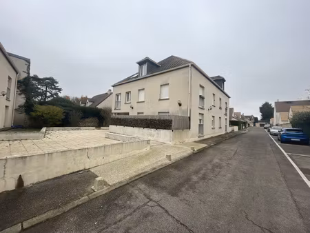 neauphle le chateau - appartement renove de 2 pieces