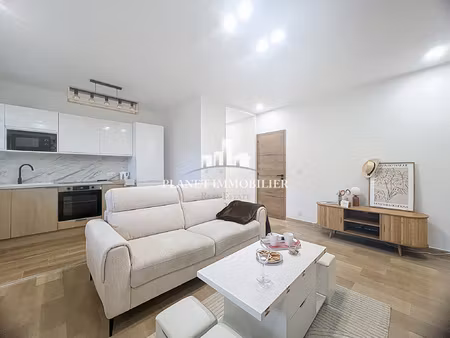 -- location etudiante juan les pins studio de 30m2 --