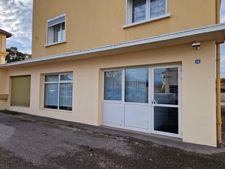 a louer local commercial de 135m2 sur bourg-en-bresse