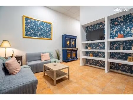 local bureau rénové  quai de la joliette