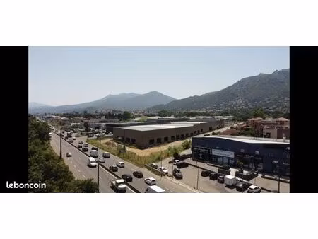 superbe local commercial à biguglia