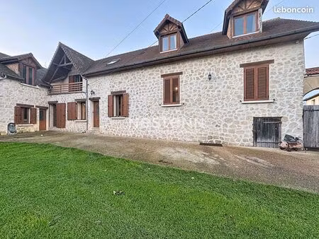 propriété 8 pièces 220 m²
