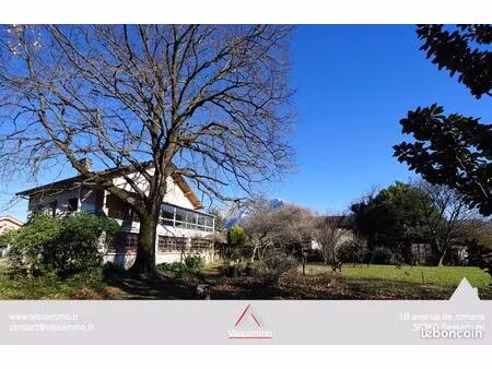 maison 7 pièces 179 m²