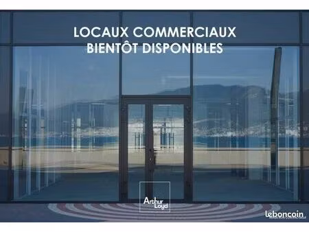 local commercial 210 m²