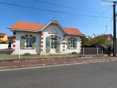 villa 5 pièces 130 m²