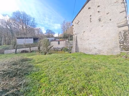 bel ensemble immobilier avec jardin et atelier