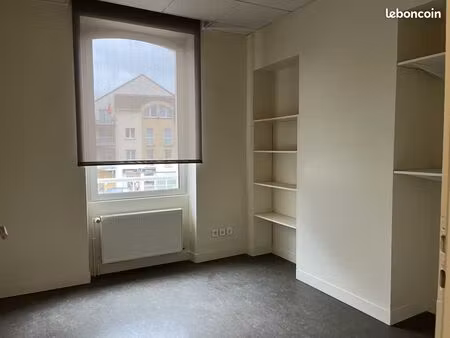 bureaux 157 m²