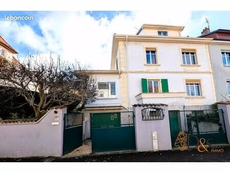 maison 7 pièces 175 m²
