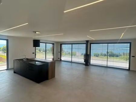 appartement moderne ultra luxe en front de lac
