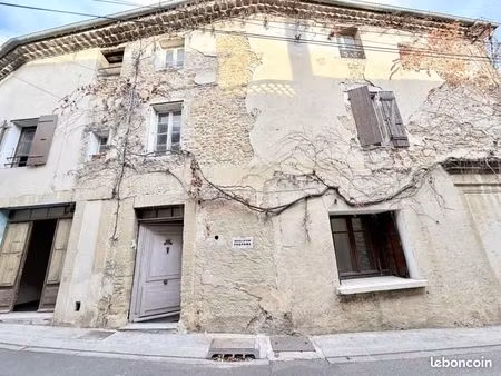 immeuble 5 pièces 200 m²