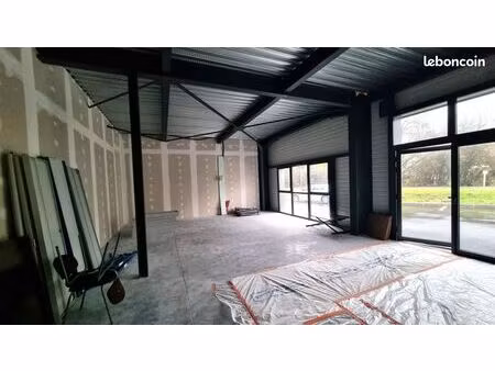 local 92 m² sillingy