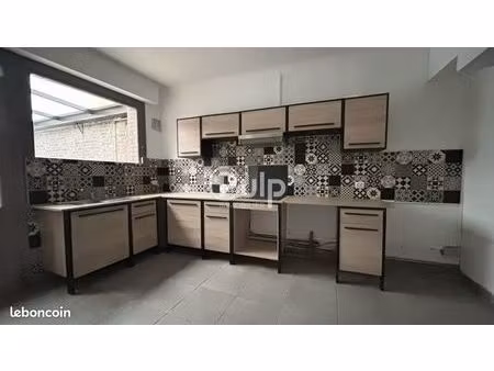 immeuble 10 pièces 343 m²