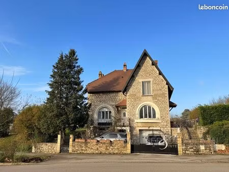 maison 7 pièces 172 m²