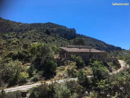 bergerie rénovée avec piscine écologique