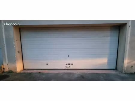 garages 2 voitures metro lignes 5 paris ourcq et ligne 11 romainville floréal carnot