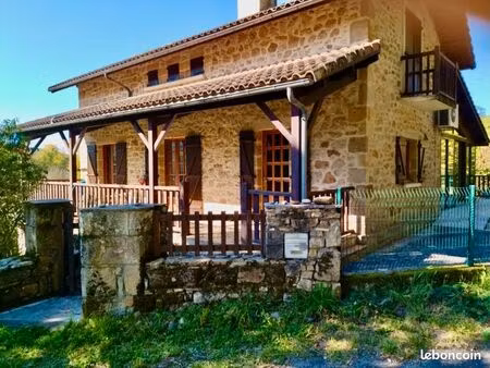maison en pierres au calme avec dependance et puits proche figeac (lot)