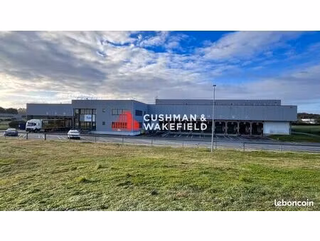 logistique 6728 m² saint-sulpice-la-pointe