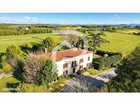 maison 8 pièces 313 m²