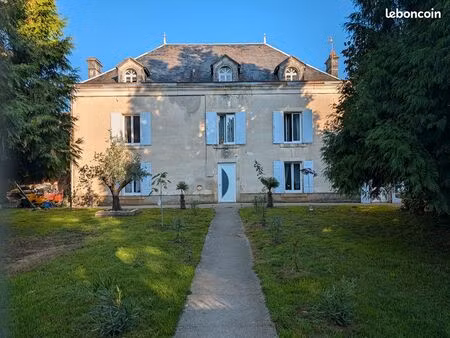 maison 9 pièces 214 m²