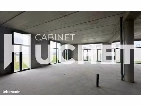 local commercial 220 m²