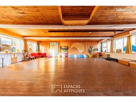 maison 6 pièces 600 m²