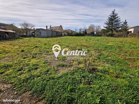 terrain 1080 m² boismé