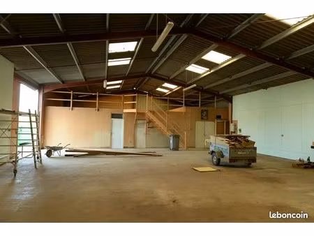 loue local industriel