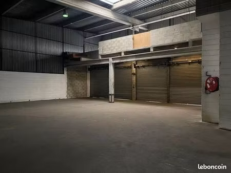 local industriel 1 484 m²