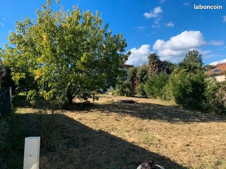 terrain 559 m² viabilisé centre bourg