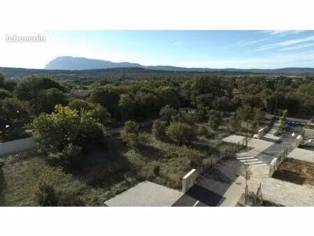 terrain 900 m² notre dame de londres