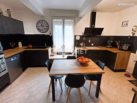 maison 7 pièces 220 m²