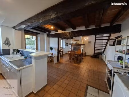 maison 8 pièces 158 m²