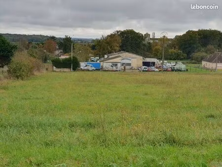 local 230 m² neuvy-sautour