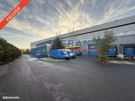 entrepot 1060 m² stains