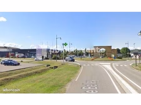 local commercial 950 m²