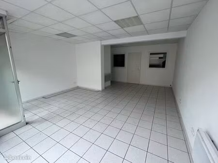 local commercial centre de cerizay