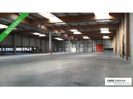 local d'activité 3 485 m²