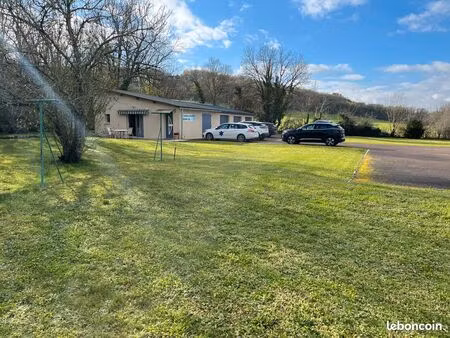 a vendre local commercial avec garages loués