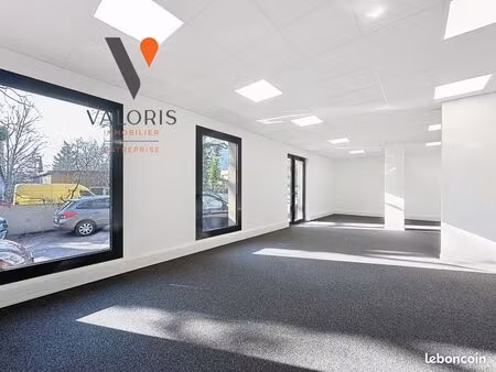 local commercial 64 m²