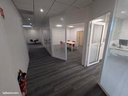 bureaux récents 92 m2 - zone activité leclerc