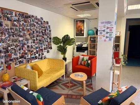 bureau privatif meublé