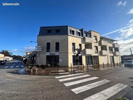 local commercial 79 m² gradignan