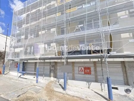 local commercial 231 m²