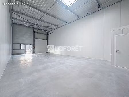 local 105 m² oissel