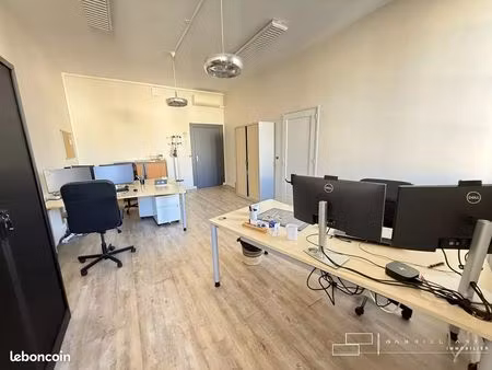 boutique 163 m² auch