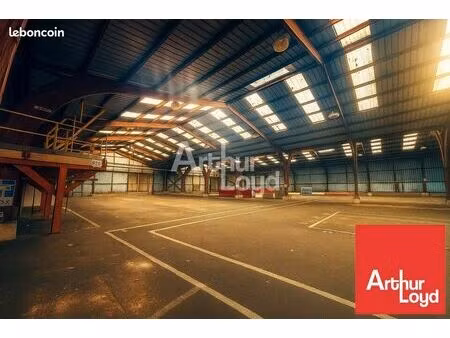 local d'activité 4 945 m²