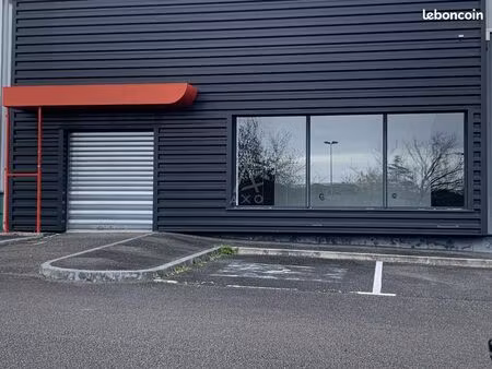 local commercial 500 m² champniers