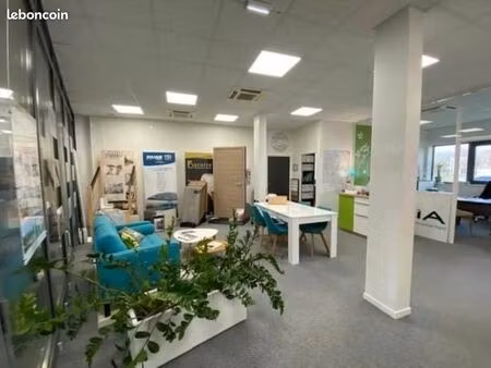 bureaux 142 m²