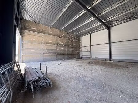 local d'activités à vendre